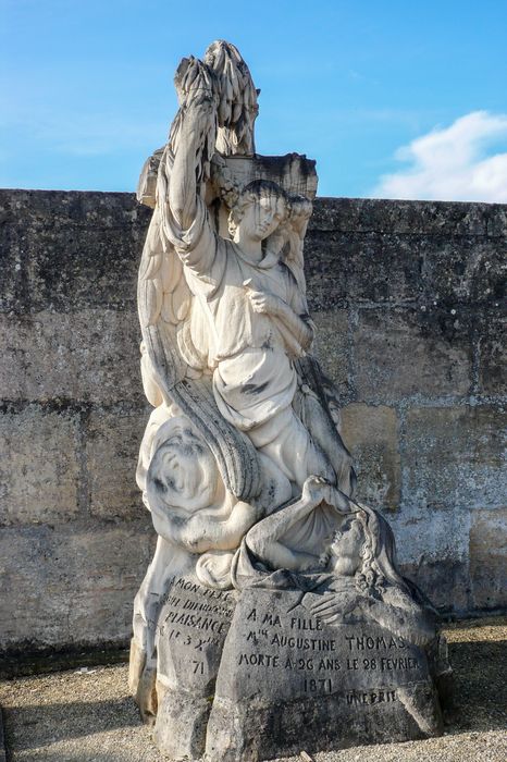 monument funéraire d'Augustine Thomas - © Ministère de la Culture (France), Conservation des antiquités et des objets d’art de la Meuse, tous droits réservés