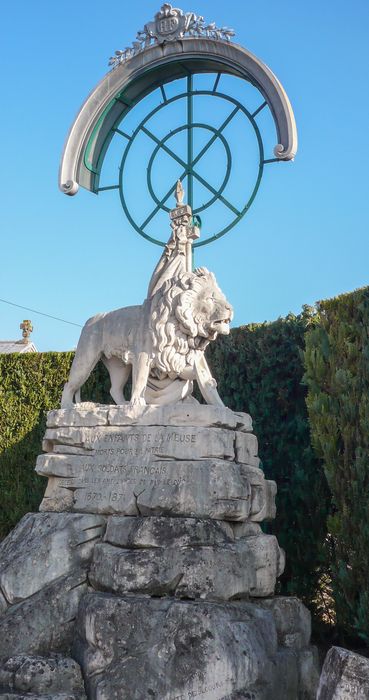 monument aux morts : Monument aux victimes de la Guerre de 1870, dit Le Lion - © Ministère de la Culture (France), Conservation des antiquités et des objets d’art de la Meuse – Tous droits réservés