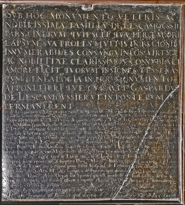 plaque funéraire (inscription funéraire commémorative) de la famille Lescamoussier - © Ministère de la Culture (France), Conservation des antiquités et des objets d’art de la Meuse, tous droits réservés