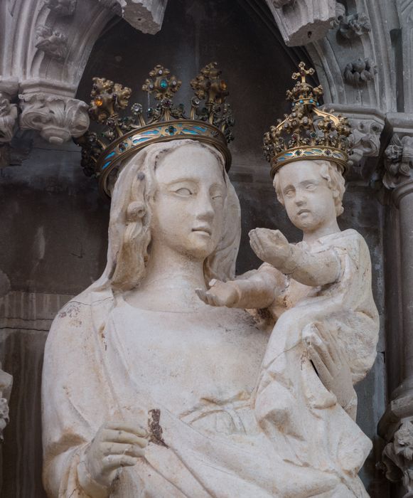 statue : Vierge à l'Enfant dite Notre-Dame du Guet, vue partielle