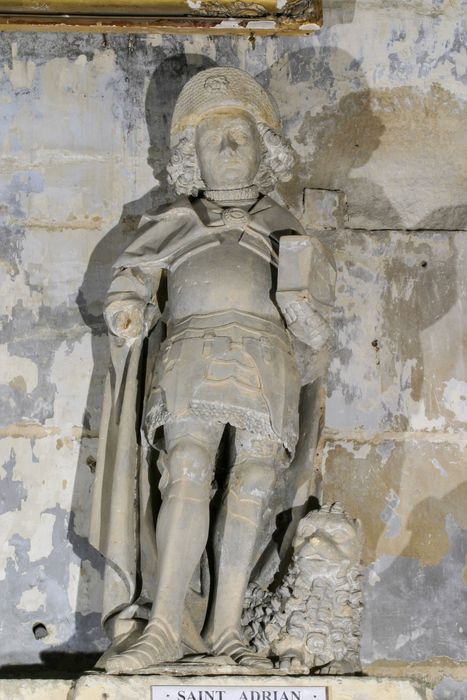 statue : Saint Adrien - © Ministère de la Culture (France), Conservation des antiquités et des objets d’art de la Meuse – Tous droits réservés