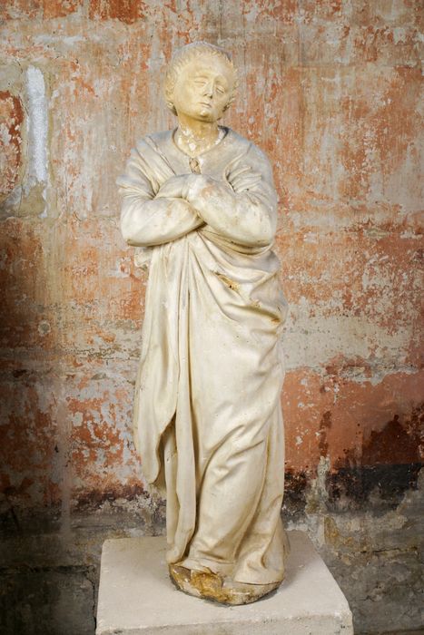 statue : Sainte non identifiée