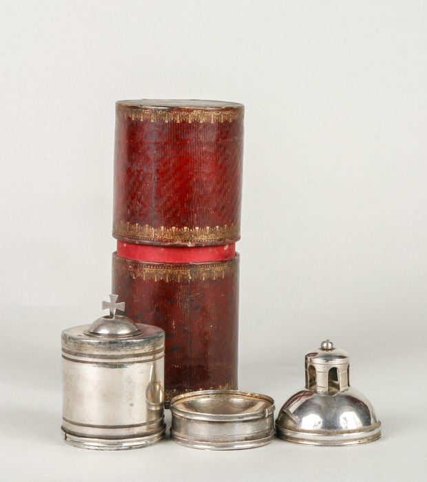 coffret aux saintes huiles (ensemble liturgique pour l'extrême-onction) - © Ministère de la Culture (France), Conservation des antiquités et des objets d’art de la Meuse, tous droits réservés