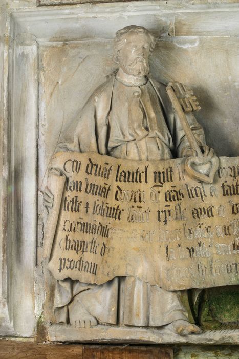 ex-voto, haut-relief, détail : Saint Pierre - © Ministère de la Culture (France), Conservation des antiquités et des objets d’art de la Meuse – Tous droits réservés