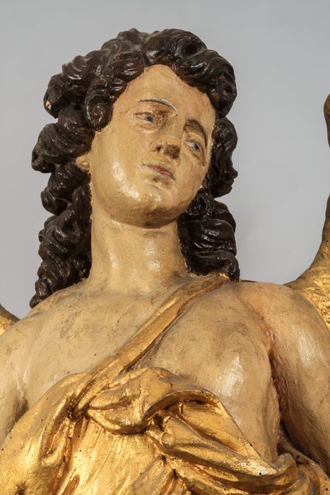 statues : Ange n°1, vue partielle - © Ministère de la Culture (France), Conservation des antiquités et des objets d’art de la Meuse – Tous droits réservés