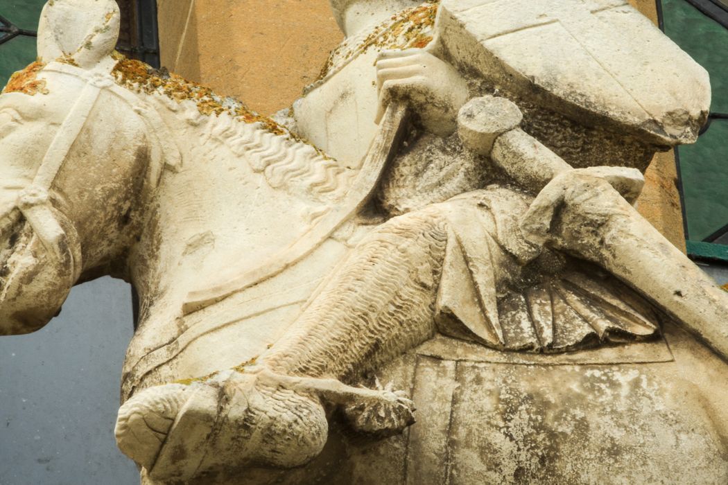 statue équestre : Saint Georges, détail