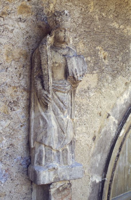 statue : Sainte Marguerite (?)