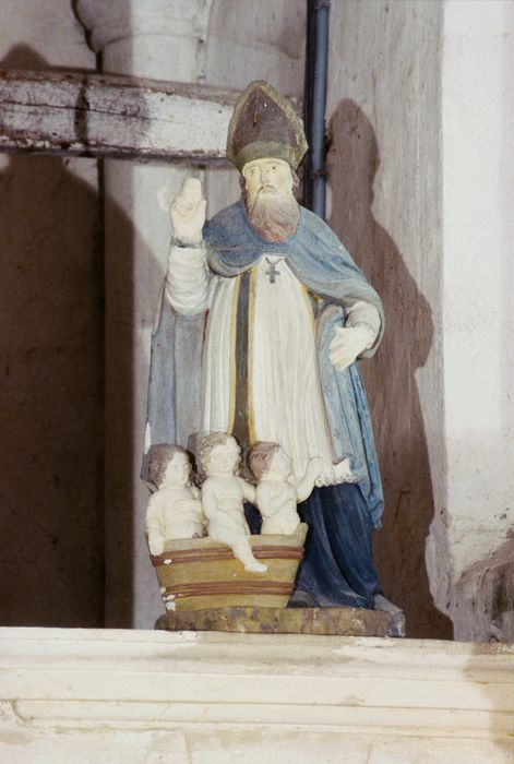 groupe sculpté : Saint Nicolas