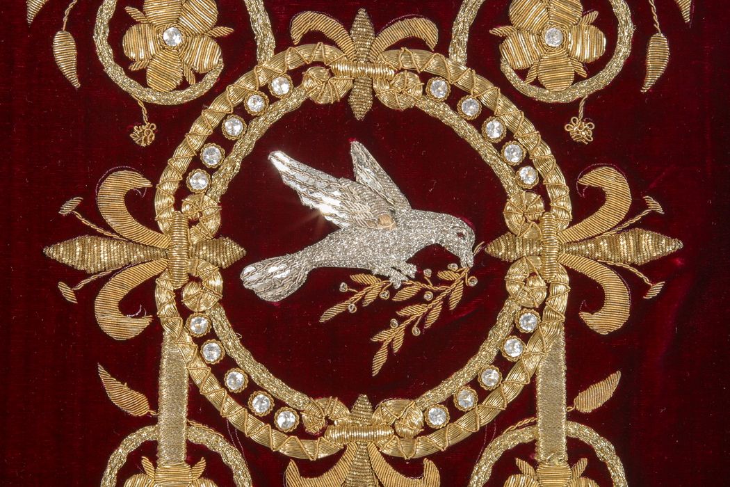 chasuble (ornement rouge), détail