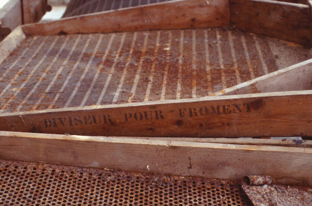 matériel agricole (trieur à grains), détail