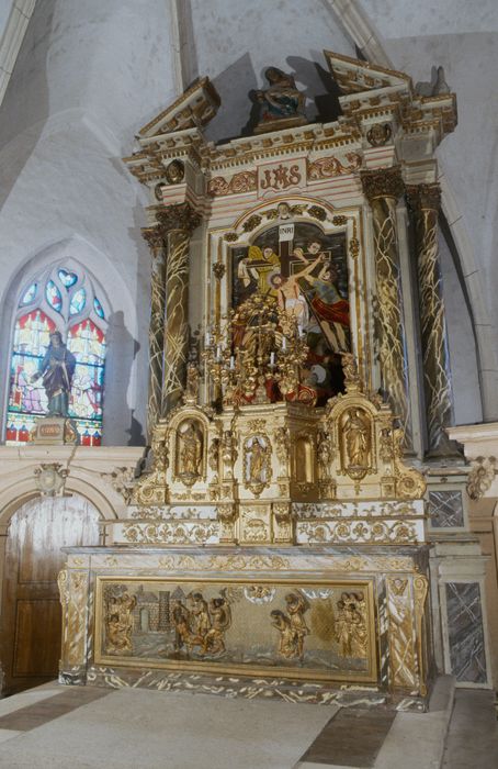 maître-autel, antependium : Martyre de saint Gervais et de saint Protais, statues : Saint Gervais, Saint Protais