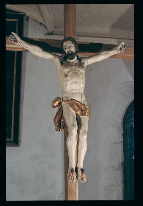 Statue : Christ en croix