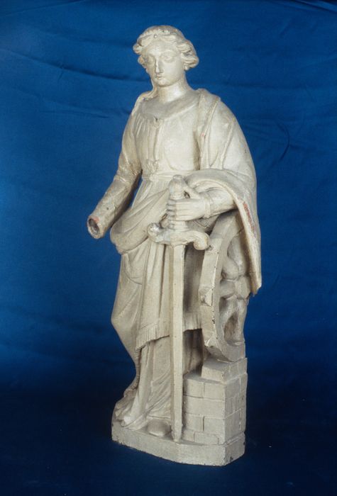 Statue : sainte Catherine,