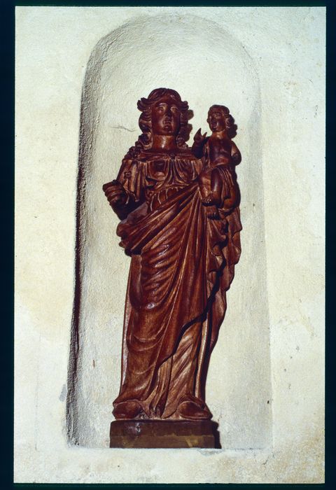 statue : Vierge à l'Enfant