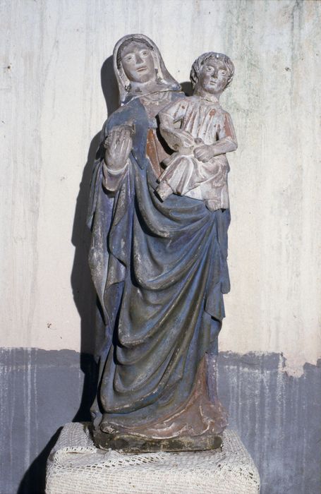 statue : Vierge à l'Enfant