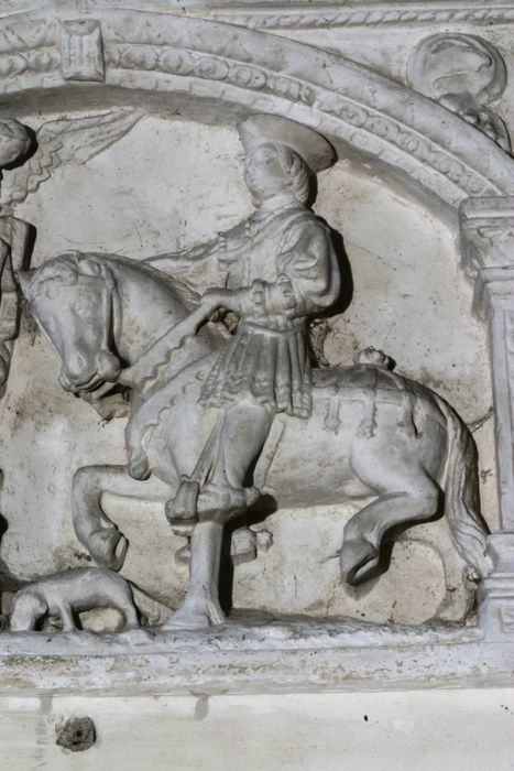 haut-relief : Vision de saint Hubert, détail - © Ministère de la Culture (France), Conservation des antiquités et des objets d’art de la Meuse, tous droits réservés
