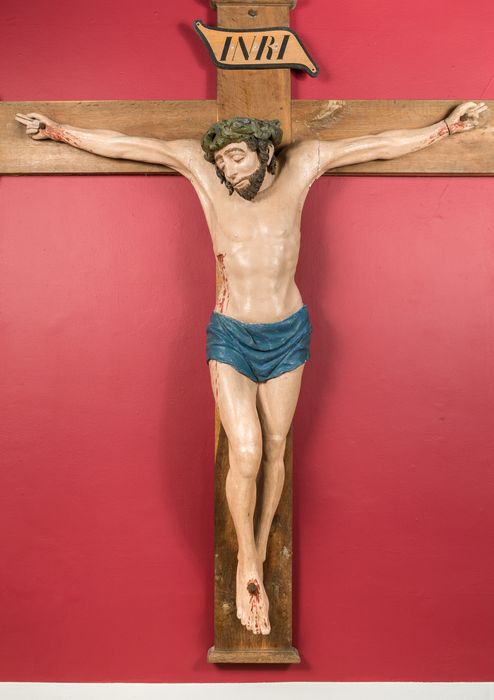 Statue : Christ en croix