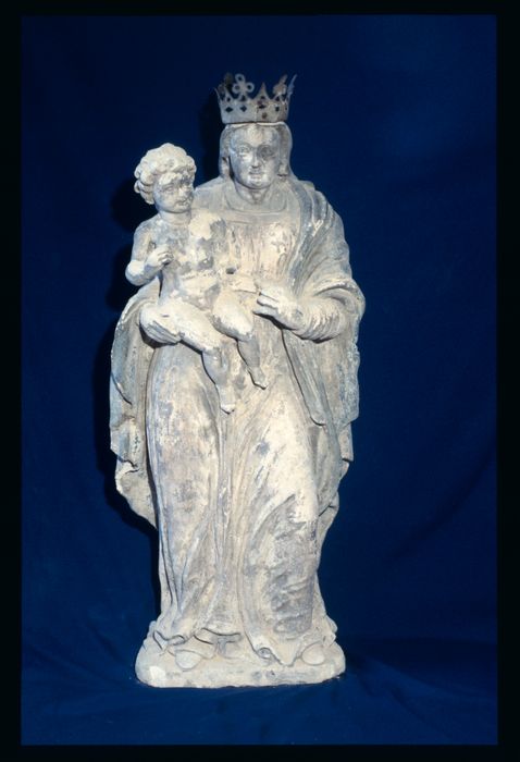 statue : Vierge à l'Enfant