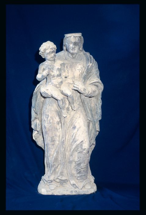 statue : Vierge à l'Enfant