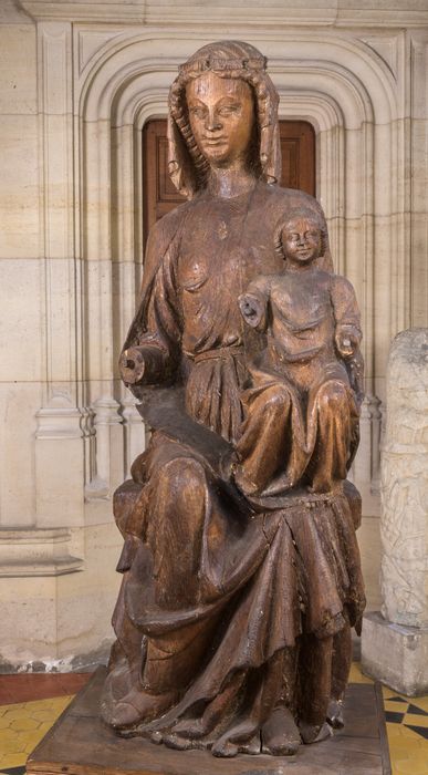 statue : Vierge à l'Enfant assise - © Ministère de la Culture (France), Conservation des antiquités et des objets d’art de la Meuse, tous droits réservés