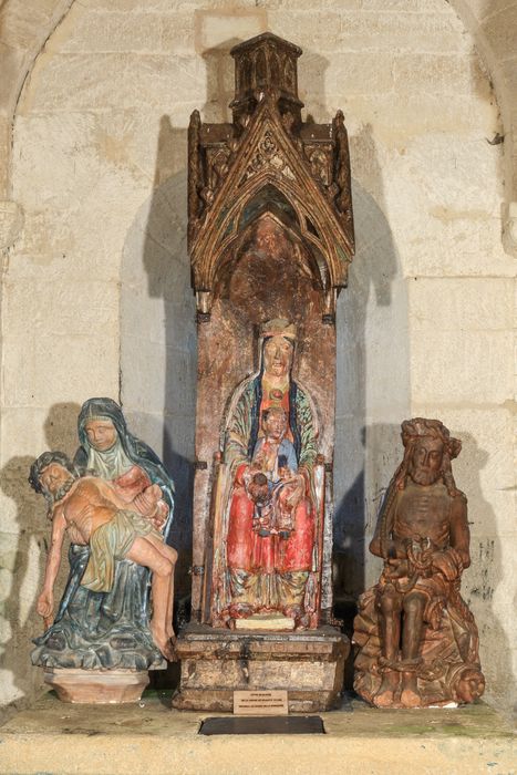 statues : Christ aux liens dit Ecce Homo, Vierge à l'Enfant, groupe sculpté : Vierge de pitié - © Ministère de la Culture (France), Conservation des antiquités et des objets d’art de la Meuse – Tous droits réservés