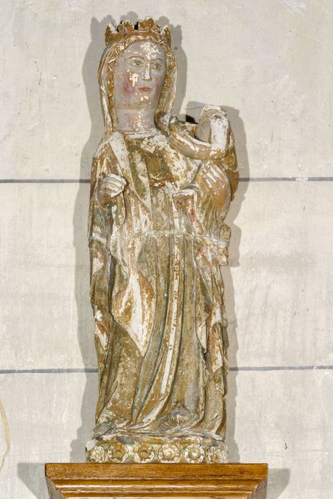 statue : Vierge à l'Enfant dite Notre-Dame d'Ecurey - © Ministère de la Culture (France), Conservation des antiquités et des objets d’art de la Meuse – Tous droits réservés