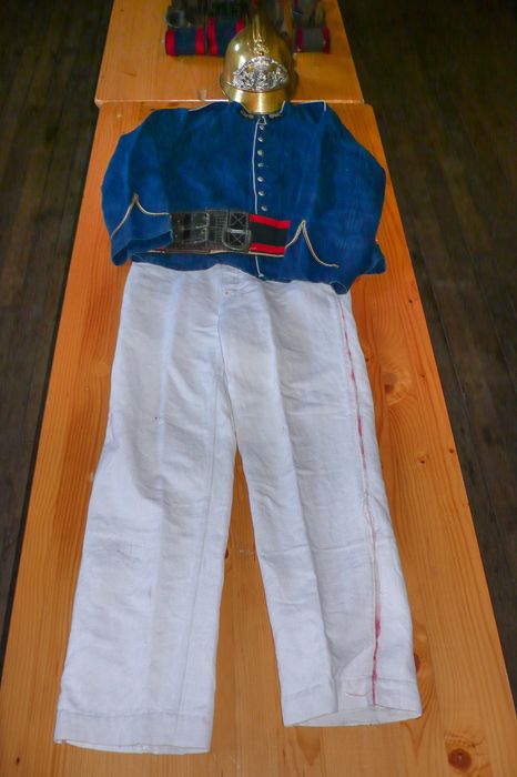 tenue complète de pompier, avec casque