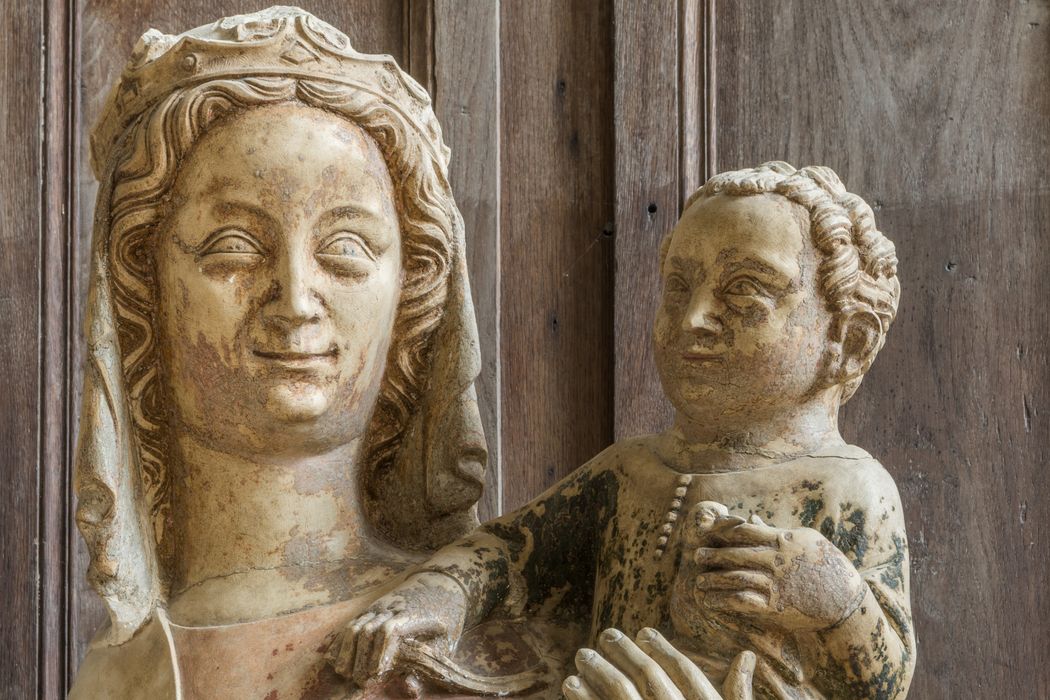 statue : Vierge à l'Enfant, vue partielle