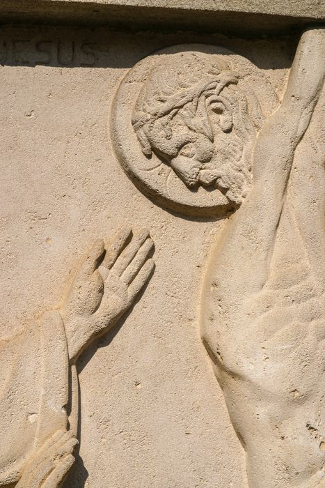 bas-relief : Près de la croix de Jésus se tenait sa mère, détail