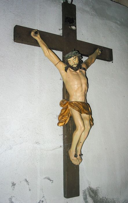 statue : Christ en croix