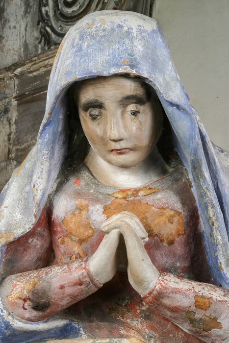 groupe sculpté : Vierge de Pitié, vue partielle