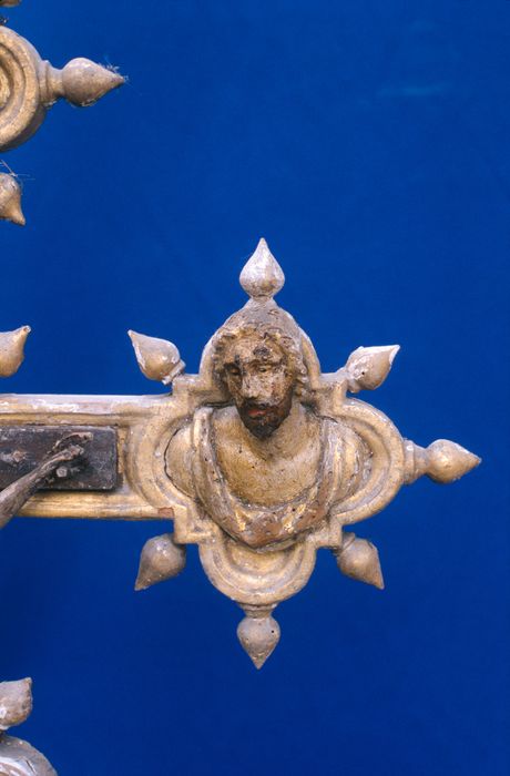 croix d'autel, détail - © Ministère de la Culture (France), Conservation des antiquités et des objets d’art de la Meuse – Tous droits réservés
