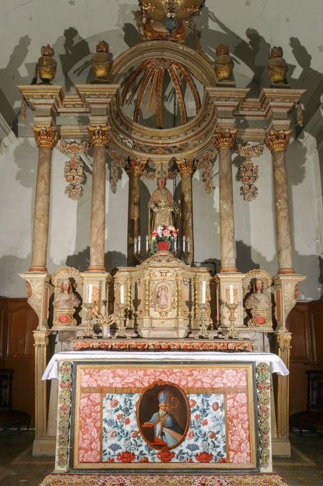 maître-autel, baldaquin et statue de Saint Martin - © Ministère de la Culture (France), Conservation des antiquités et des objets d’art de la Meuse – Tous droits réservés