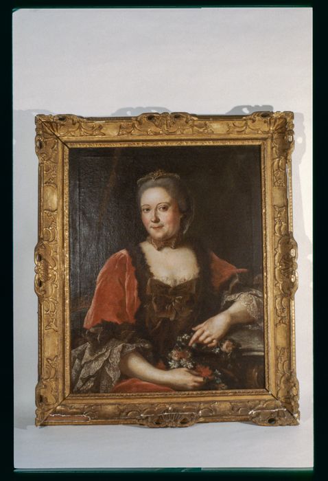 tableau, cadre: Portrait d'une dame assise au bouquet de fleurs - © Ministère de la Culture (France), Conservation des antiquités et des objets d’art de la Meuse – Tous droits réservés