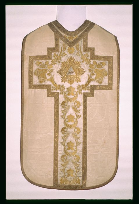 chasuble (ornement blanc) - © Ministère de la Culture (France), Conservation des antiquités et des objets d’art de la Meuse – Tous droits réservés