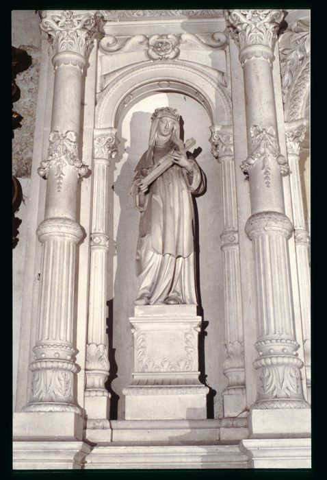 statue : Sainte Catherine