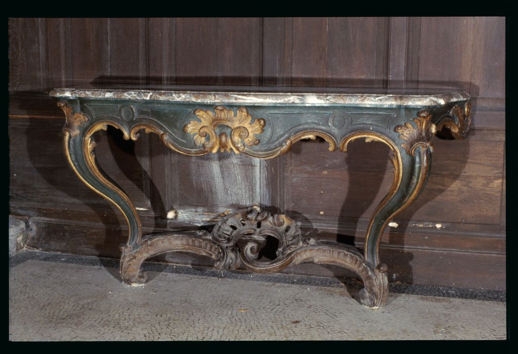 console style Louis XV - © Ministère de la Culture (France), Conservation des antiquités et des objets d’art de la Meuse – Tous droits réservés