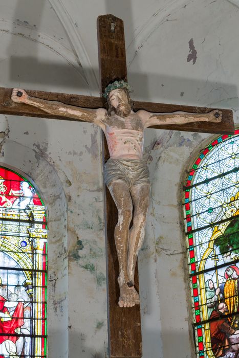 statue : Christ en croix