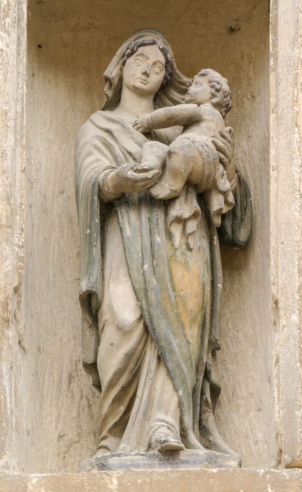 Statue : Vierge à l'Enfant