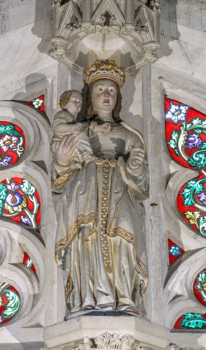 statue : Vierge à l'Enfant