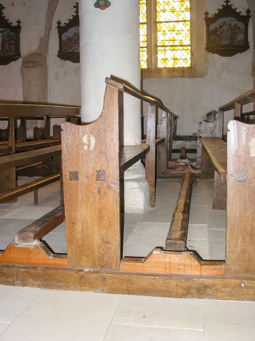 bancs d'église, vue partielle