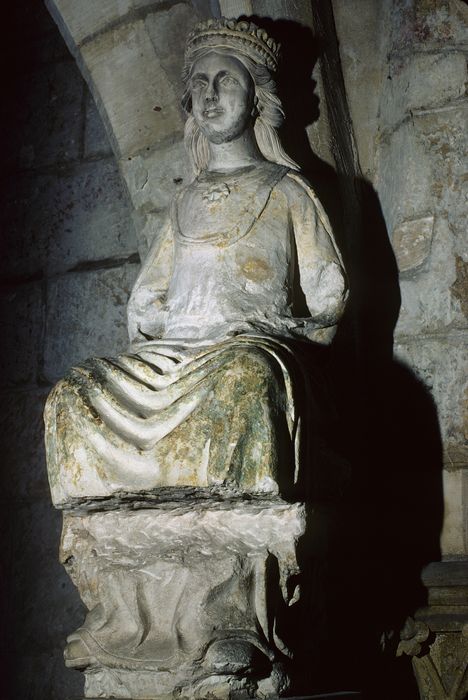statue : Vierge assise dite Notre-Dame-des-Voûtes