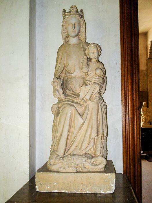 statue : Notre-Dame de Verdun