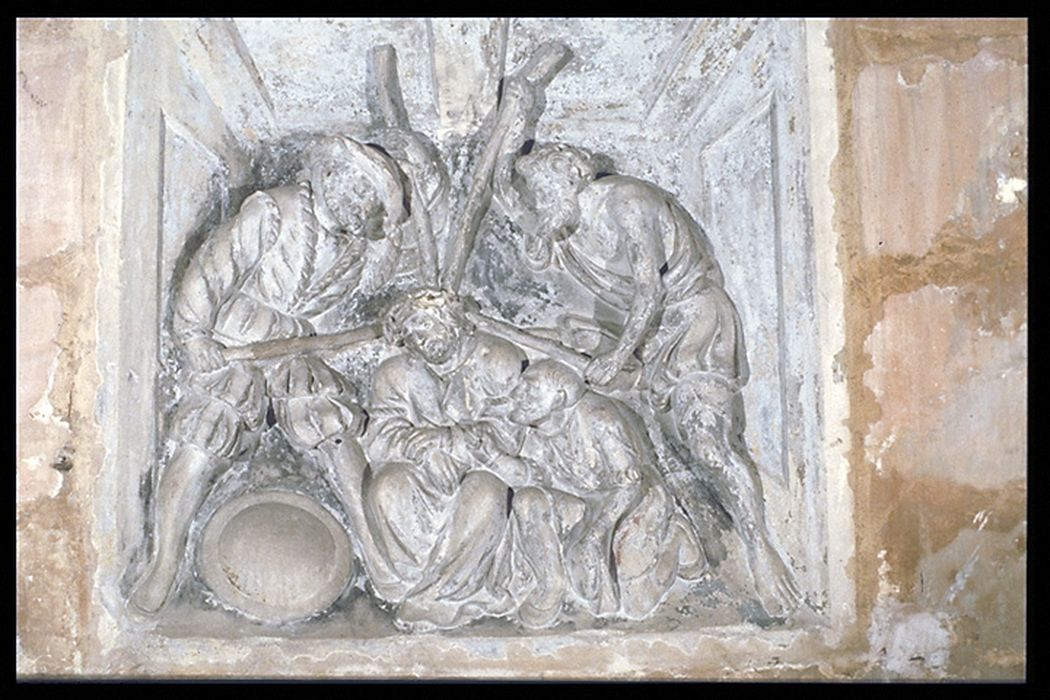 bas-relief : le Couronnement d'épines - © Ministère de la Culture (France), Conservation des antiquités et des objets d’art de la Meuse – Tous droits réservés