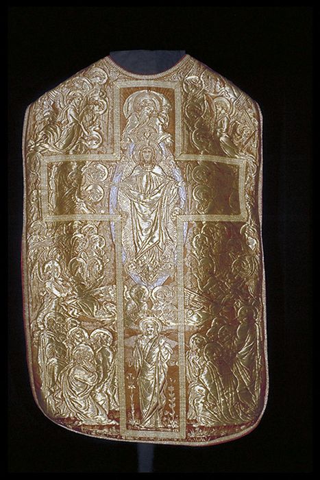 chasuble (ornement liturgique doré dit pontifical angélique) - © Ministère de la Culture (France), Conservation des antiquités et des objets d’art de la Meuse - Tous droits réservés