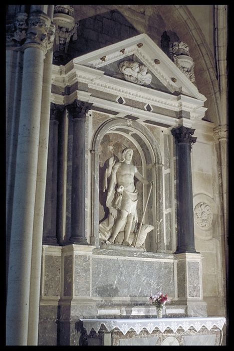 Autel, retable, statue : Saint Jean-Baptiste