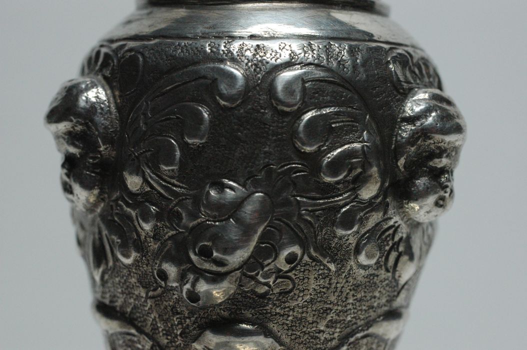 calice, détail - © Ministère de la Culture (France), Conservation des antiquités et des objets d’art du Morbihan, tous droits réservés