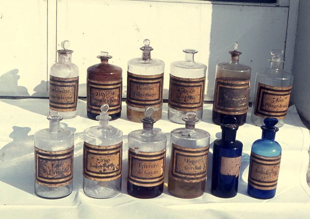 collection de pots à pharmacie