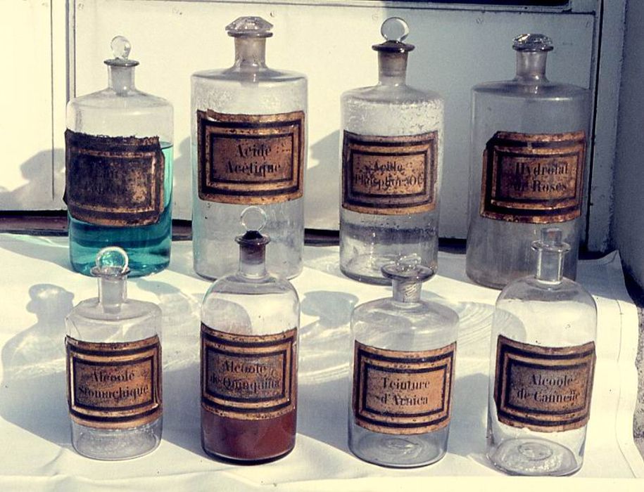collection de pots à pharmacie