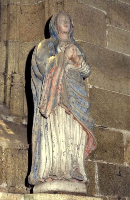 statue : Vierge de calvaire